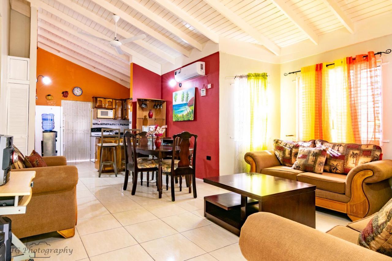 Ocho Rios Emerald 2 Bed 10 Mins Ocho Rios 24Hrs Hot Water Wi Fi Exterior photo